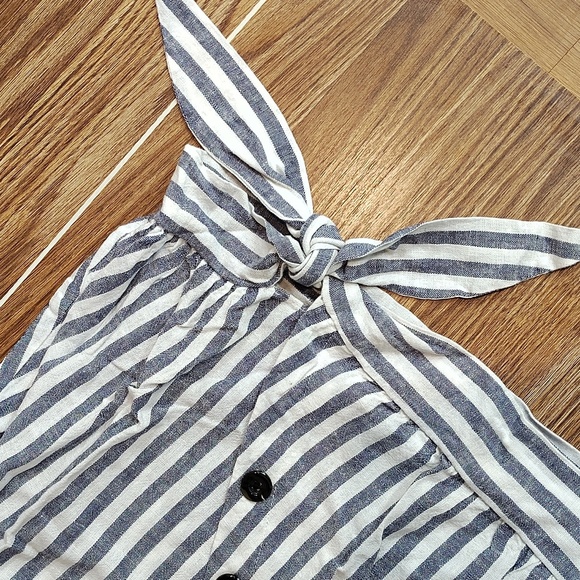 a.n.a  Ladies Navy Blue and White Size Medium Top,  Summer Tops and Blouses - Picture 4 of 6